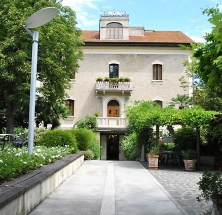 Deco Hotel Perugia Esterno foto