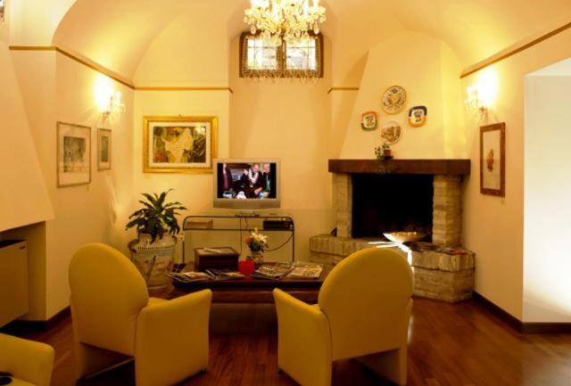 Deco Hotel Perugia Esterno foto