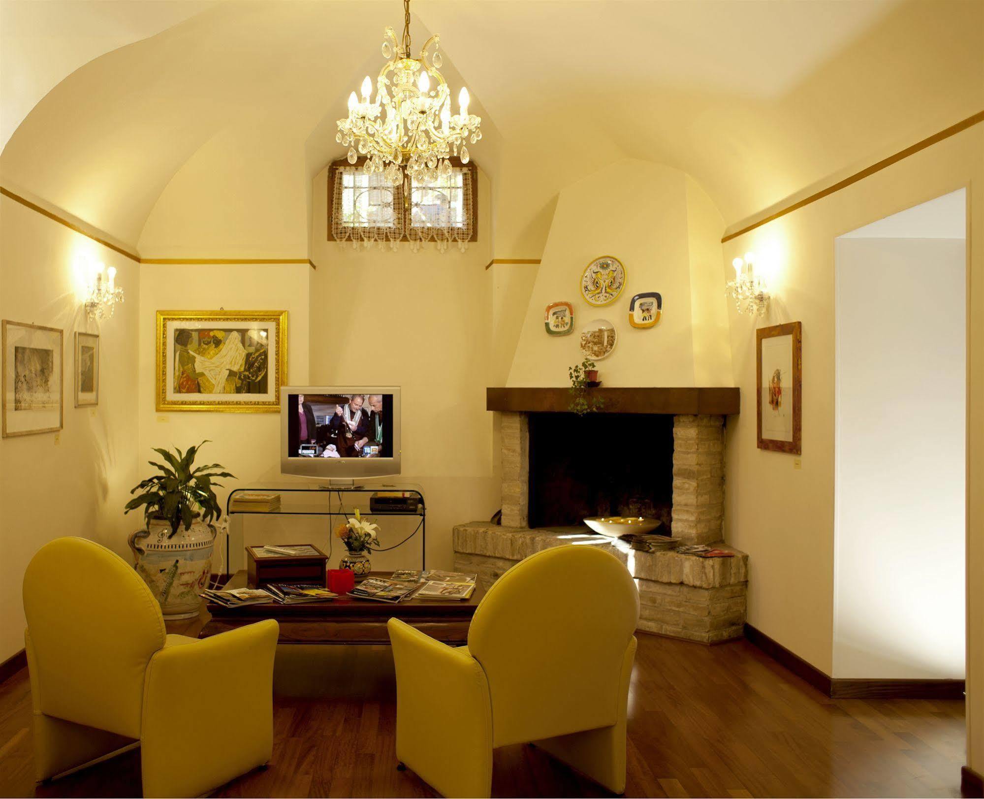 Deco Hotel Perugia Esterno foto